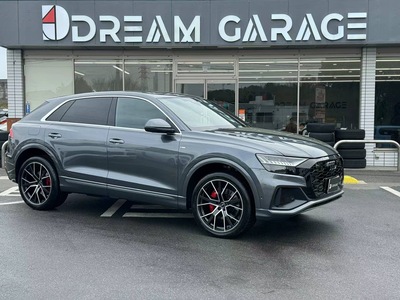 2022年 奥迪Q8 55TFSI