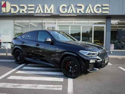 2021年宝马X6 M50i ブラックサファイア