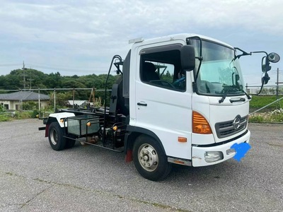 平成23年日野アームロール， 手动挡